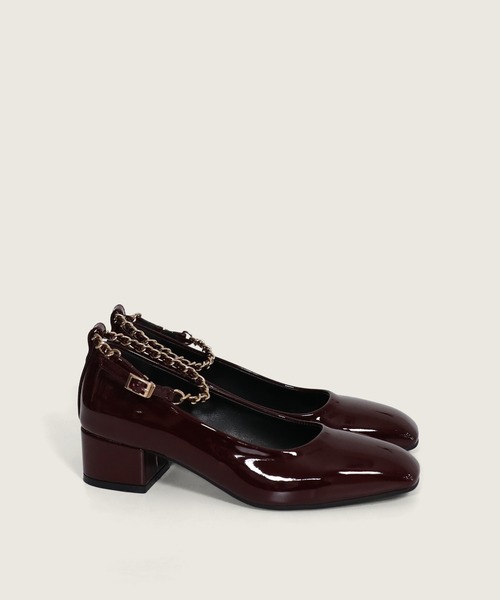 hiamu（ヒアム）の「チェーンストラップメリージェーンパンプス/2025 AW NEW COLLECTION（パンプス・レディース・ベージュ/ワインレッド/ブラック/オリーブ・22.5cm/23.0cm/23.5㎝/24.0cm/24.5cm/25.0cm）」の4枚目の写真