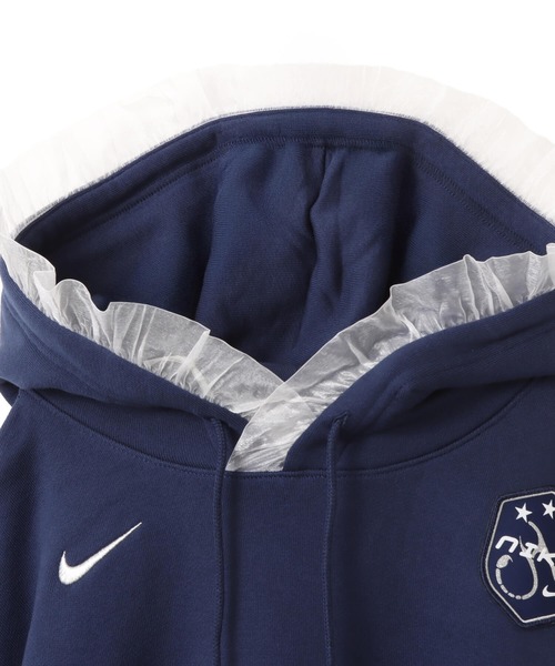 atmos pink（アトモスピンク）の「NIKE AS W NSW OS FLC CROP PO HDY GC / ナイキ ウィメンズ NSW OS クロップ フリース プルオーバー L/S フーディ 【SP】（パーカー・レディース・ホワイト/ネイビー・S/M/L）」の13枚目の写真