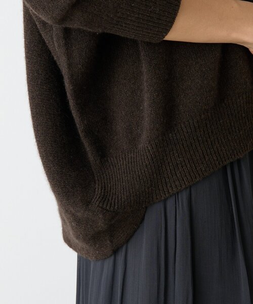 BEARDSLEY(ビアズリー)の「ヤク混ワイドニットプルオーバー(ニット/セーター・レディース・ダークブラウン/カーキ・FREE)」の16枚目の写真