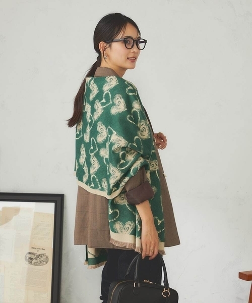 a.v.v（アーヴェヴェ）の「ハート柄ジャガード大判ストール（ストール/ショール・レディース・ブラック/グリーン/ネイビー・38）」の2枚目の写真