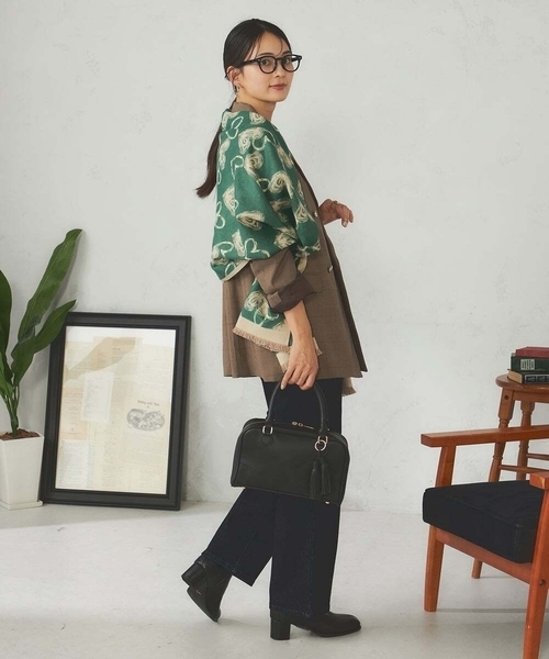 a.v.v（アーヴェヴェ）の「ハート柄ジャガード大判ストール（ストール/ショール・レディース・ブラック/グリーン/ネイビー・38）」の12枚目の写真