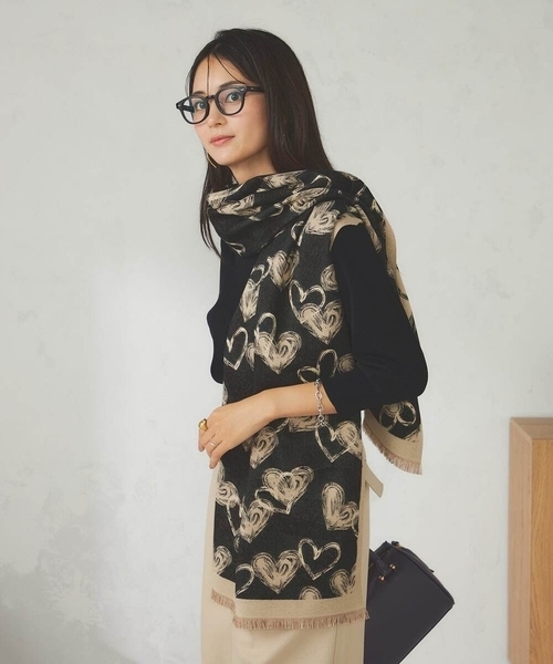 a.v.v（アーヴェヴェ）の「ハート柄ジャガード大判ストール（ストール/ショール・レディース・ブラック/グリーン/ネイビー・38）」の19枚目の写真