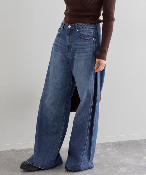 U by SPICK&SPAN（ユーバイスピックアンドスパン）の「《追加》サイドタックワイドデニム（デニムパンツ・レディース・ブルー/ブラック・34/36/38）」の2枚目の写真