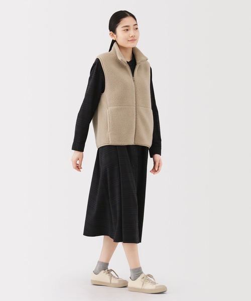 無印良品(ムジルシリョウヒン)の「婦人 ボアフリースベスト(ベスト・レディース・ダークネイビー/アイボリー/ライトベージュ/スモークピンク・S/M/L/XL/XS/XXL)」の8枚目の写真