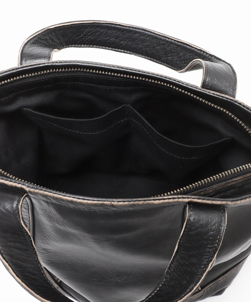 CCU (シーシーユー)の「CCU(シーシーユー) 別注 Rub Skin Zip-Top トート(トートバッグ・メンズ・ブラック系その他・FREE)」の11枚目の写真