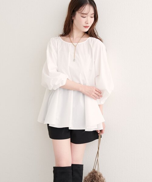 natural couture(ナチュラルクチュール)の「フレアヘムブラウス(シャツ/ブラウス・レディース・ブラック/ボルドー/オフホワイト・FREE)」の7枚目の写真