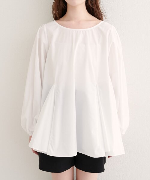 natural couture(ナチュラルクチュール)の「フレアヘムブラウス(シャツ/ブラウス・レディース・ブラック/ボルドー/オフホワイト・FREE)」の8枚目の写真