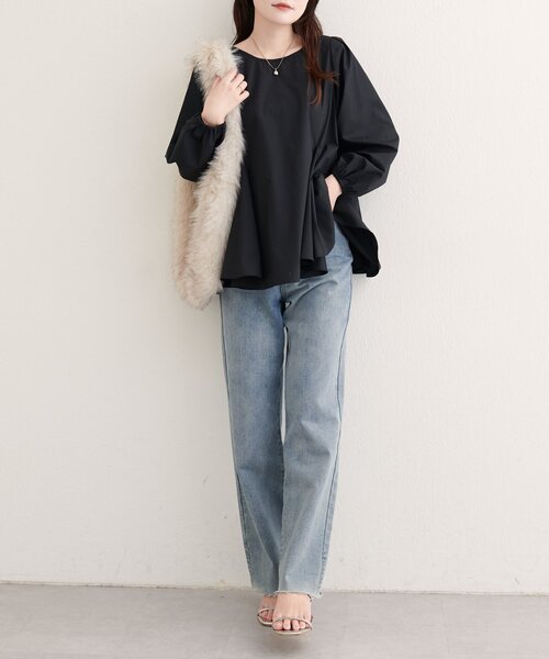 natural couture(ナチュラルクチュール)の「フレアヘムブラウス(シャツ/ブラウス・レディース・ブラック/ボルドー/オフホワイト・FREE)」の16枚目の写真