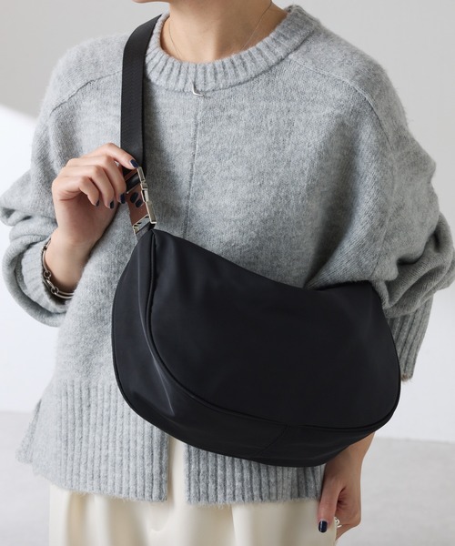 PAPILLONNER（パピヨネ）の「撥水テープショルダーバッグ/強撥水/マルチウェイ/500mlペットボトル収納可（ショルダーバッグ・レディース・ダークブラウン/ブラック/アイボリー/ベージュ・FREE）」の6枚目の写真