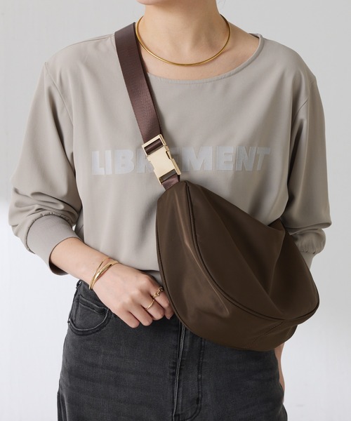 PAPILLONNER（パピヨネ）の「撥水テープショルダーバッグ/強撥水/マルチウェイ/500mlペットボトル収納可（ショルダーバッグ・レディース・ダークブラウン/ブラック/アイボリー/ベージュ・FREE）」の14枚目の写真