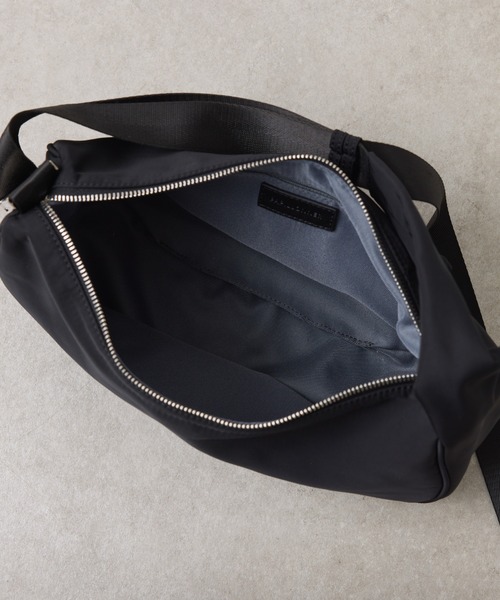 PAPILLONNER(パピヨネ)の「PAPILLONNER/撥水テープショルダーバッグ/強撥水/新色追加/マルチウェイ/500mlペットボトル収納可(ショルダーバッグ・レディース・ダークブラウン/ブラック/アイボリー/ベージュ・FREE)」の22枚目の写真