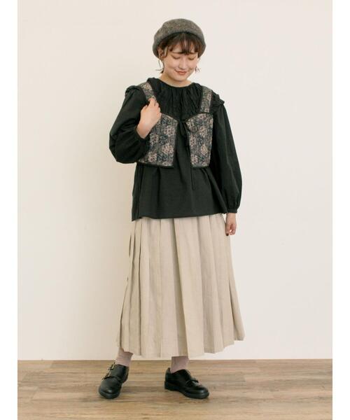 Samansa Mos2(サマンサ モスモス)の「パッチワーク風花柄キルトビスチェ(ベスト・レディース・ブラック/ベージュ/イエロー・F)」の9枚目の写真