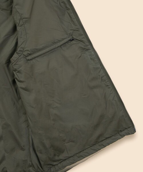 BROOKS BROTHERS（ブルックスブラザーズ）の「ポリエステル　モックネック　キルティングベスト（ベスト・メンズ・オリーブ・LARGE/MEDIUM/SMALL/X-LARGE）」の10枚目の写真