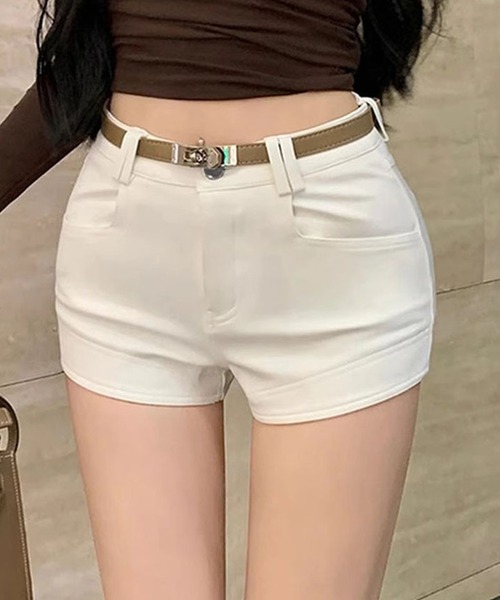 Chiina(チーナ)の「Chiina /Y2Kスリムフィットショートパンツ(その他パンツ・レディース・ホワイト/ブラウン/ベージュ/ブラック・FREE)」の5枚目の写真