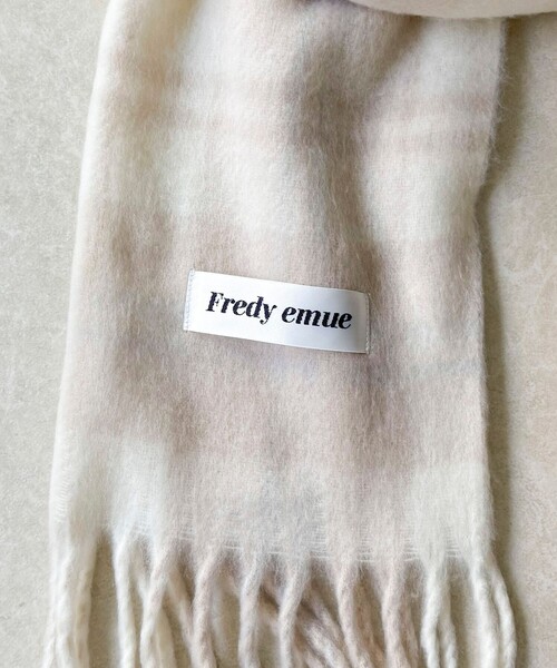 fredy emue（フレディエミュ）の「【秋冬の差し色に】ソフトタッチチェックマフラー 40（マフラー・レディース・ブラウン系その他/ホワイト系その他/ブルー系その他/オレンジ系その他・FREE）」の14枚目の写真