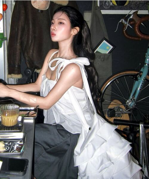 FLAREUP（フレアアップ）の「フェイフリルバッグ（FL-733_ブラック）（ショルダーバッグ・レディース・ブラック・OS）」の7枚目の写真