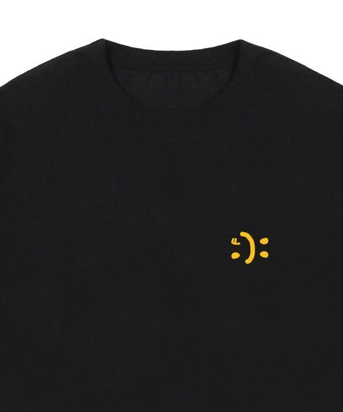 GRAVER（グレーバー）の「[UNISEX]スモールダブルドローイングスマイル半袖_ブラック（Tシャツ/カットソー・レディース・その他・SMALL/MEDIUM/LARGE/X-LARGE）」の3枚目の写真