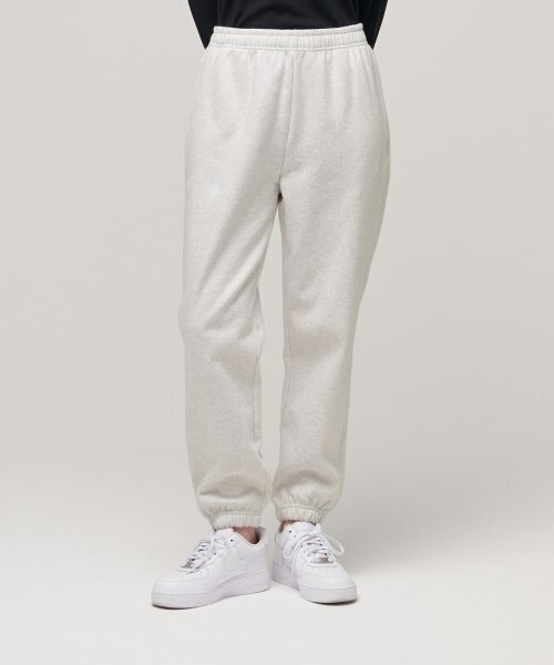 MUSINSA STANDARD WOMAN(ムシンサスタンダードウーマン)の「レディースフリーススウェットパンツ【オートミール】(スウェットパンツ・レディース・その他・SMALL/MEDIUM/LARGE/X-SMALL)」の1枚目の写真