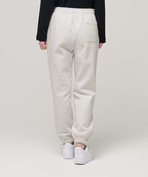 MUSINSA STANDARD WOMAN(ムシンサスタンダードウーマン)の「レディースフリーススウェットパンツ【オートミール】(スウェットパンツ・レディース・その他・SMALL/MEDIUM/LARGE/X-SMALL)」の2枚目の写真