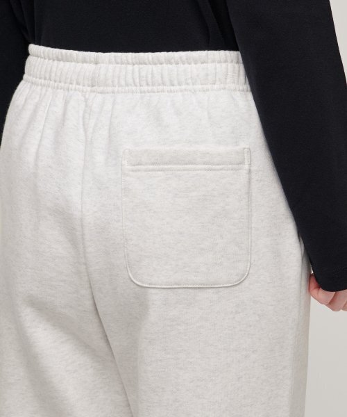 MUSINSA STANDARD WOMAN(ムシンサスタンダードウーマン)の「レディースフリーススウェットパンツ【オートミール】(スウェットパンツ・レディース・その他・SMALL/MEDIUM/LARGE/X-SMALL)」の6枚目の写真