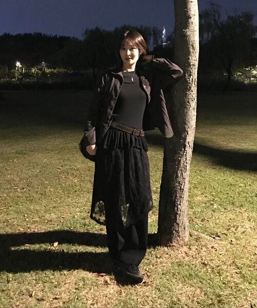 MUSINSA STANDARD WOMAN（ムシンサスタンダードウーマン）の「ウィメンズスリムクルーネック長袖Tシャツ[ブラック]（Tシャツ/カットソー・レディース・その他・SMALL/MEDIUM/LARGE/X-SMALL/X-LARGE）」の6枚目の写真