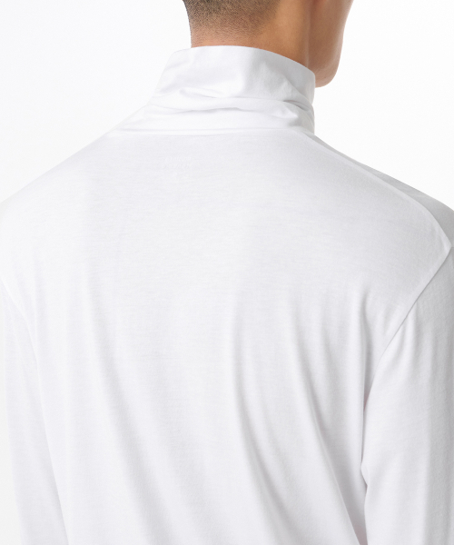 MUSINSA STANDARD（ムシンサスタンダード）の「CR タートルネック長袖Tシャツ [ホワイト]（Tシャツ/カットソー・メンズ・その他・SMALL/MEDIUM/LARGE/X-LARGE/XX-LARGE/XXX-LARGE）」の4枚目の写真