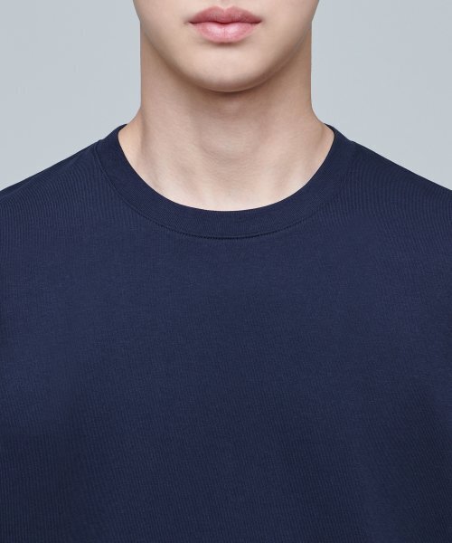 MUSINSA STANDARD（ムシンサスタンダード）の「リラックスフィットクルーネックTシャツ2 [ネイビー]（Tシャツ/カットソー・メンズ・その他・MEDIUM/LARGE/X-LARGE/XX-LARGE/XXX-LARGE/SMALL）」の4枚目の写真