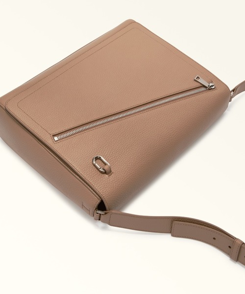 FURLA(フルラ)の「フルラ クロノ (Furla Man Crono) メッセンジャーバッグ(ショルダーバッグ・メンズ・モカ/ブラック系/ブラック・ONE SIZE)」の11枚目の写真