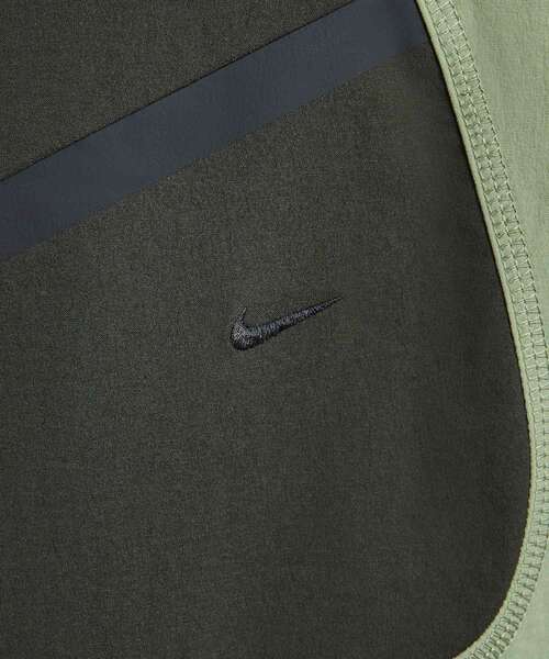 NIKE（ナイキ）の「ナイキ テック メンズ Dri-FIT ウーブン カラーブロック ルーズ オーバーサイズド ジャケット / Nike Tech Men's Dri-FIT Woven Color-Block Loose Oversized Jacket IH8462-355 Sequoia（ナイロンジャケット・メンズ・オリーブ・2XL/XL/M/L/S）」の11枚目の写真