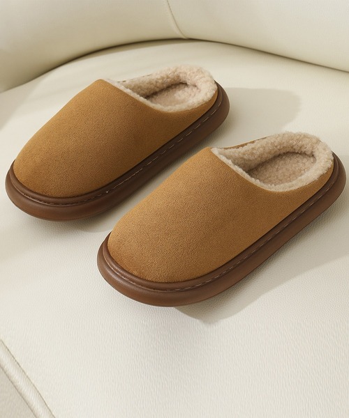 DAY CLOSET（デイ クローゼット）の「【男女兼用/柔らかソール】ムートン風フェイクスウェードボアスリッパ レディース メンズ（ルームシューズ/スリッパ・レディース・ブラック/ブラウン/ライトブラウン・24.0cm/23.0cm/26.0cm/25.0cm/27.0cm）」の4枚目の写真