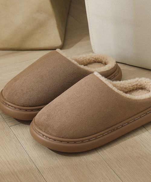 DAY CLOSET（デイ クローゼット）の「【男女兼用/柔らかソール】ムートン風フェイクスウェードボアスリッパ レディース メンズ（ルームシューズ/スリッパ・レディース・ブラック/ブラウン/ライトブラウン・24.0cm/23.0cm/26.0cm/25.0cm/27.0cm）」の5枚目の写真