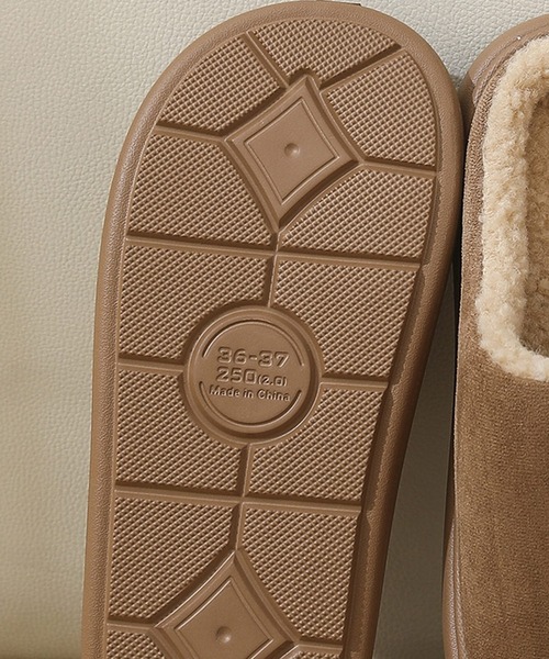 DAY CLOSET（デイ クローゼット）の「【男女兼用/柔らかソール】ムートン風フェイクスウェードボアスリッパ レディース メンズ（ルームシューズ/スリッパ・レディース・ブラック/ブラウン/ライトブラウン・24.0cm/23.0cm/26.0cm/25.0cm/27.0cm）」の6枚目の写真