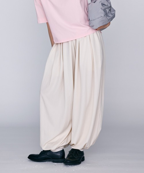 Kelen(ケレン)の「「KELEN / ケレン」タックバルーンパンツ(その他パンツ・レディース・チャコールグレー/ブラック/ライトベージュ・S/M)」の13枚目の写真