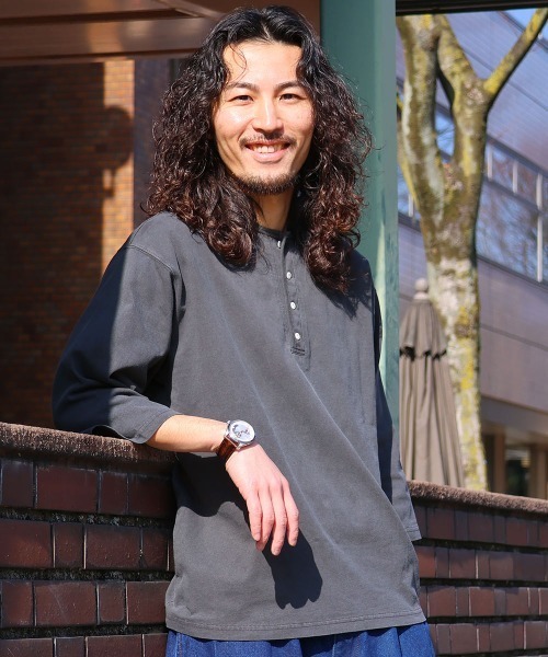 KRIFF MAYER（クリフメイヤー）の「【綿100％】ピグメント七分袖ヘンリーTシャツ（Tシャツ/カットソー・メンズ・グリーン/チャコール/パープル/サンドベージュ/オレンジ・LARGE/X-LARGE/MEDIUM）」の2枚目の写真