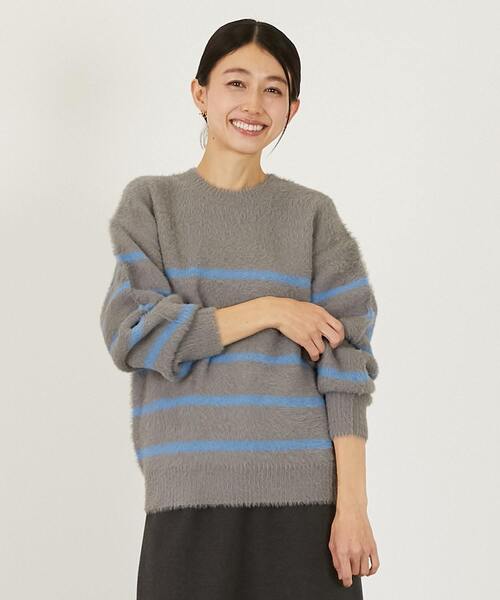 MELROSE claire(メルローズ クレール)の「【フェザープレーティングプルオーバー】(ニット/セーター・レディース・ブルー/ホワイト×ブラック/グレー系その他/ベージュ/チャコールグレー・FREE)」の4枚目の写真
