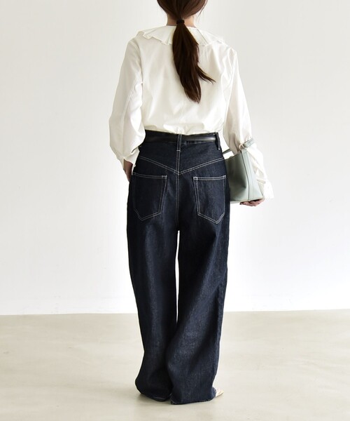 quaranciel(カランシエル)の「quaranciel:〈洗濯機可能〉タックカラー 2way キーネック シャツ ブラウス(シャツ/ブラウス・レディース・ライトブルー/ホワイト・ONE SIZE)」の4枚目の写真