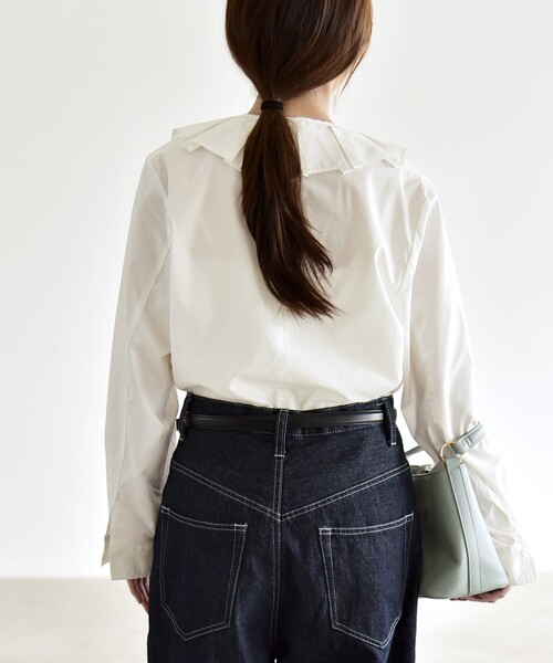 quaranciel(カランシエル)の「quaranciel:〈洗濯機可能〉タックカラー 2way キーネック シャツ ブラウス(シャツ/ブラウス・レディース・ライトブルー/ホワイト・ONE SIZE)」の9枚目の写真