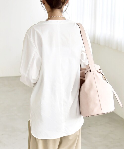 quaranciel(カランシエル)の「quaranciel:〈洗濯機可能〉タックカラー 2way キーネック シャツ ブラウス(シャツ/ブラウス・レディース・ライトブルー/ホワイト・ONE SIZE)」の15枚目の写真