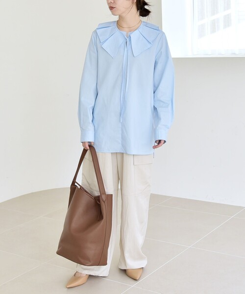 quaranciel(カランシエル)の「quaranciel:〈洗濯機可能〉タックカラー 2way キーネック シャツ ブラウス(シャツ/ブラウス・レディース・ライトブルー/ホワイト・ONE SIZE)」の16枚目の写真