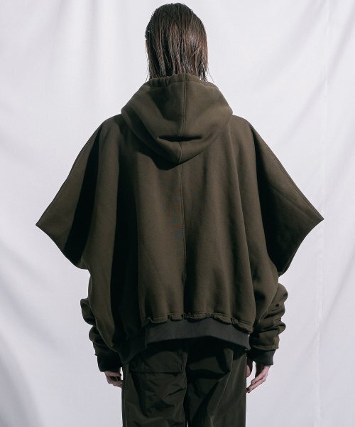 ASPARAGUS（アスパラガス）の「スクエアショルダーフードパーカー カーキ（パーカー・メンズ・その他・SMALL/MEDIUM/LARGE/X-SMALL）」の4枚目の写真