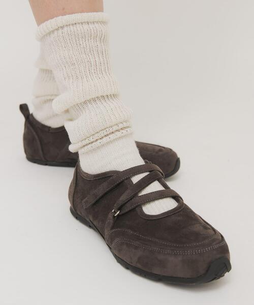 KBF（ケイビーエフ）の「メリージェーンスニーカー（スニーカー・レディース・チャコールグレー/ブラウン・38/36/37）」の2枚目の写真