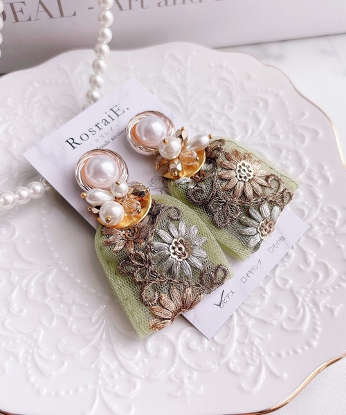 tone(トーン)の「【RosraiE】レトロパール グリーンインド刺繍リボン ピアス(MA)(ピアス(両耳用)・レディース・グリーン・FREE)」の3枚目の写真