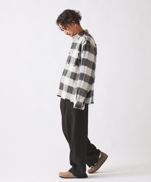 JOURNAL STANDARD relume（ジャーナルスタンダード　レリューム）の「バルジ ツイル 1タック ”レイジー” スラックス（スラックス・メンズ・チャコールグレー/ベージュ系その他/ブラック/ネイビー・LARGE/MEDIUM/SMALL）」の20枚目の写真