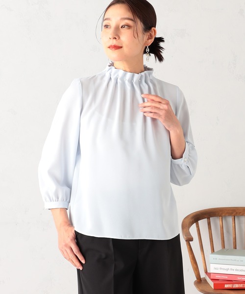 GALLORIA(ギャローリア)の「【お手入れ楽々・洗濯機で洗える】ギャザーネックブラウス(シャツ/ブラウス・レディース・ホワイト/ライトブルー/ライトベージュ・L/LL/M/S)」の3枚目の写真