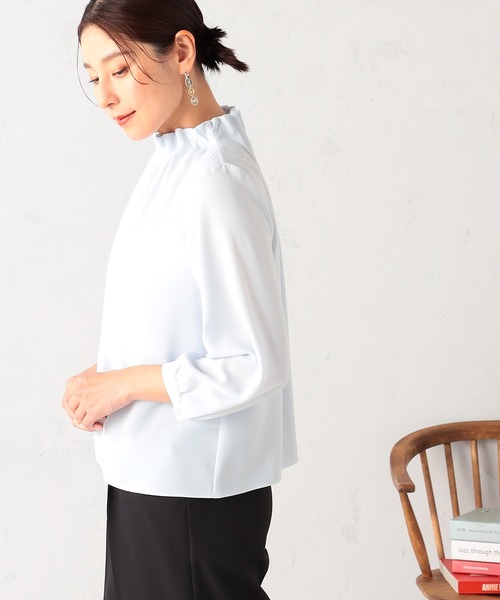GALLORIA(ギャローリア)の「【お手入れ楽々・洗濯機で洗える】ギャザーネックブラウス(シャツ/ブラウス・レディース・ホワイト/ライトブルー/ライトベージュ・L/LL/M/S)」の12枚目の写真