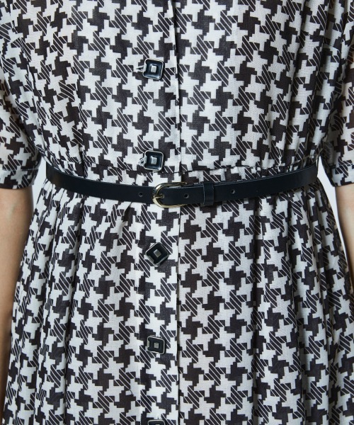 DOUBLE STANDARD CLOTHING（ダブルスタンダードクロージング）の「幾何学柄 シフォンオープンカラーワンピース（ワンピース・レディース・ホワイト×ブラック・38/36）」の11枚目の写真