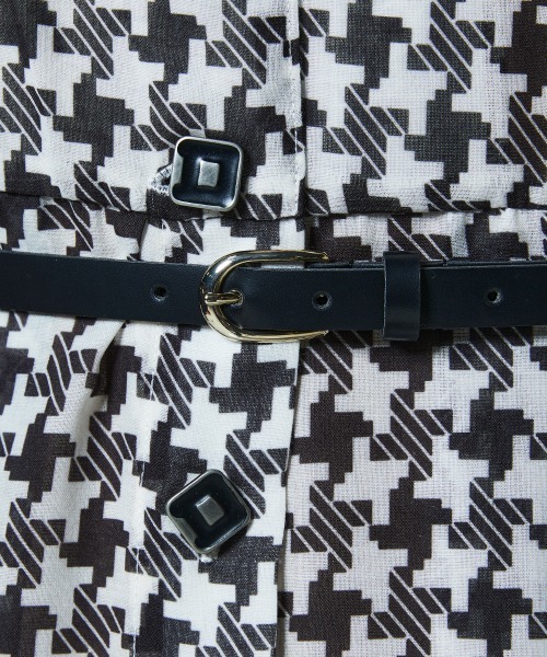 DOUBLE STANDARD CLOTHING（ダブルスタンダードクロージング）の「幾何学柄 シフォンオープンカラーワンピース（ワンピース・レディース・ホワイト×ブラック・38/36）」の12枚目の写真