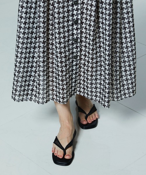 DOUBLE STANDARD CLOTHING（ダブルスタンダードクロージング）の「幾何学柄 シフォンオープンカラーワンピース（ワンピース・レディース・ホワイト×ブラック・38/36）」の13枚目の写真