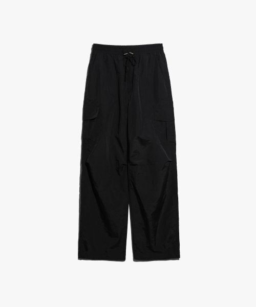 LOSSYROW（ロッシロー）の「String Cargo Sharing Jogger Pants Black（スウェットパンツ・レディース・その他・FREE）」の4枚目の写真