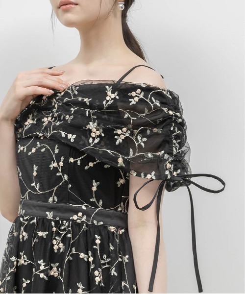 Flower Collection】フラワー刺繍オフショルキャミワンピース